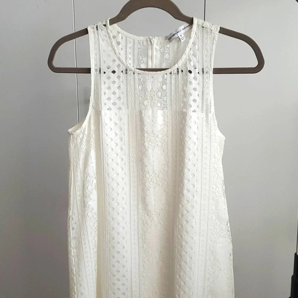 Cupcakes and Cashmere white lace dress size S